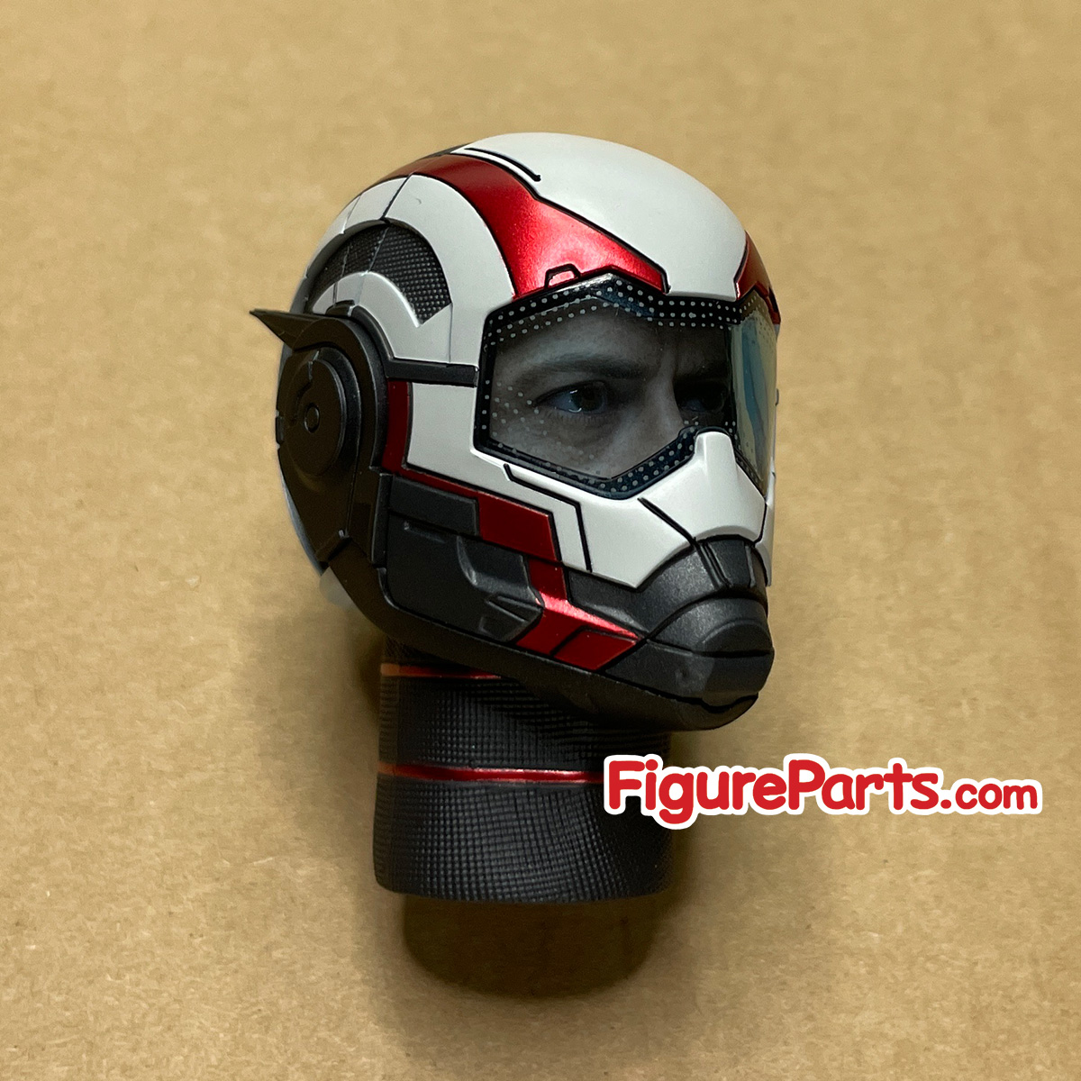 Helmeted Head Sculpt  - Tony Stark Team Suit - Avengers Endgame - Hot Toys mms537 4